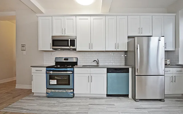 Sold by REMAX Distinguished Homes | media 19