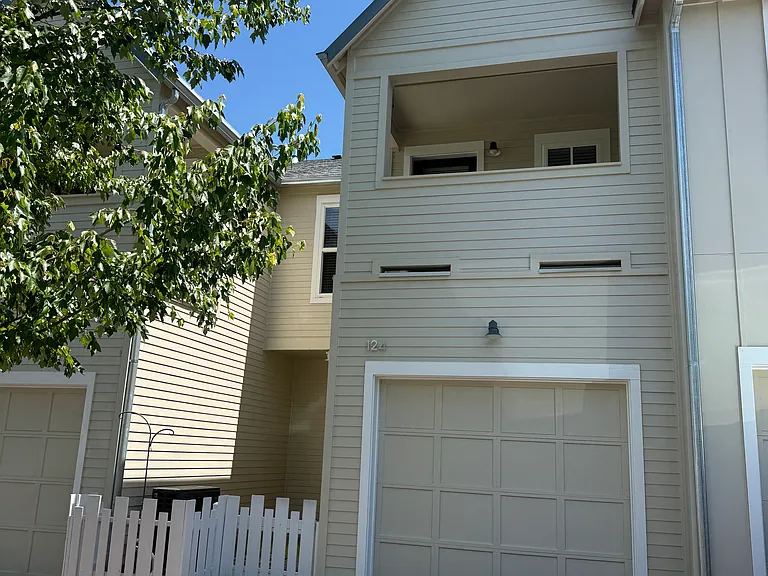 515 G St #124 — Photo 23