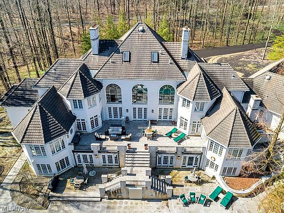 4th image of 38075 Fairmount Blvd