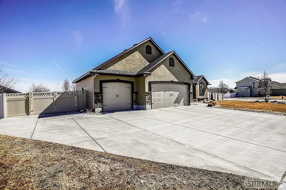 Building Photo - 5529 Truscott Dr