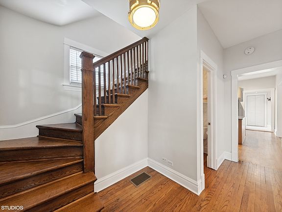 3rd image of 906 S Highland Ave