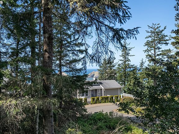 3rd image of 6095 Huckleberry Ln