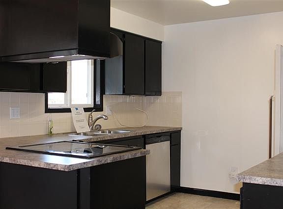 3rd image of 6005 N Royal Dr