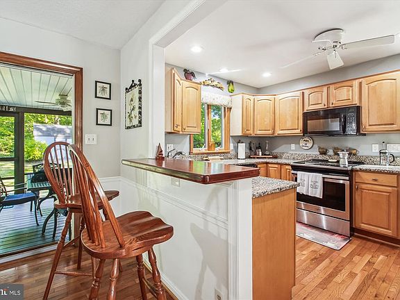 5th image of 427 Edgemere Dr #53