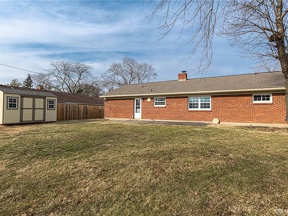 2nd image of 834 Fairacres Dr