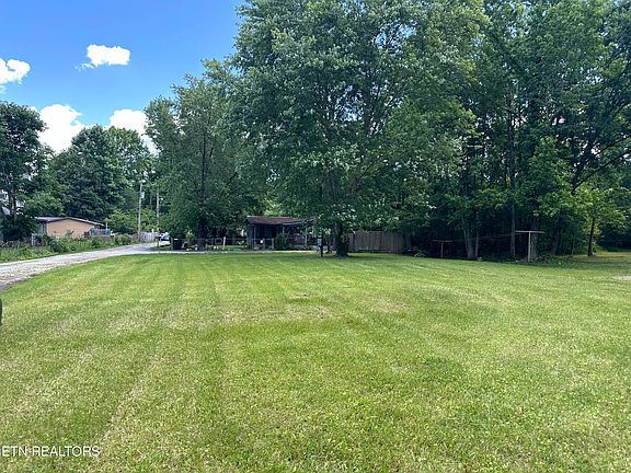 5th image of 219 Walden Dr