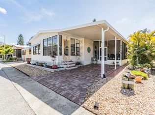 90 Pelican Dr N, Oldsmar, FL 34677