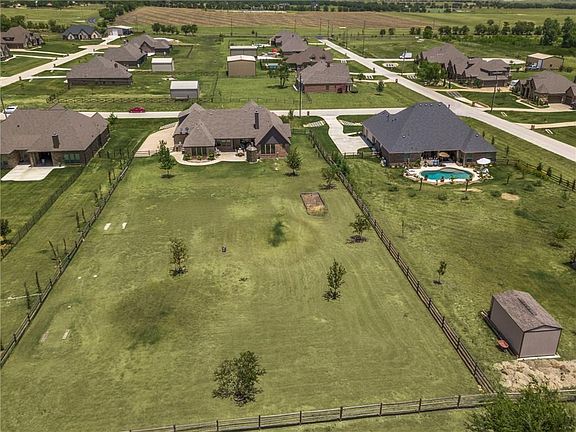 4th image of 13311 Kira Ln
