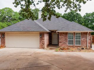 1107 N Stewart St, Azle, TX 76020