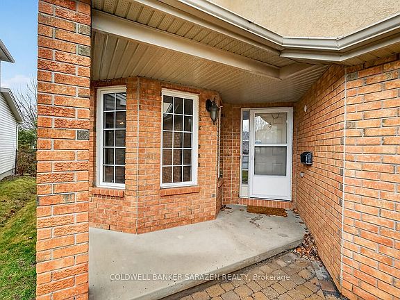 3rd image of 33 Rialto Way