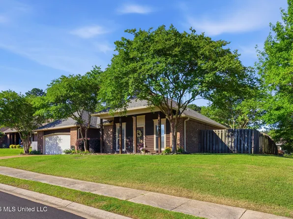 100 Summerdale Pl, Brandon, MS 39047