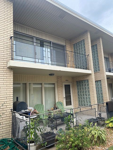 1st image of 4639 W 95th St APT S