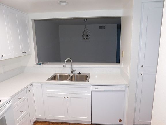 4th image of 530 S Ranch View Cir APT 40
