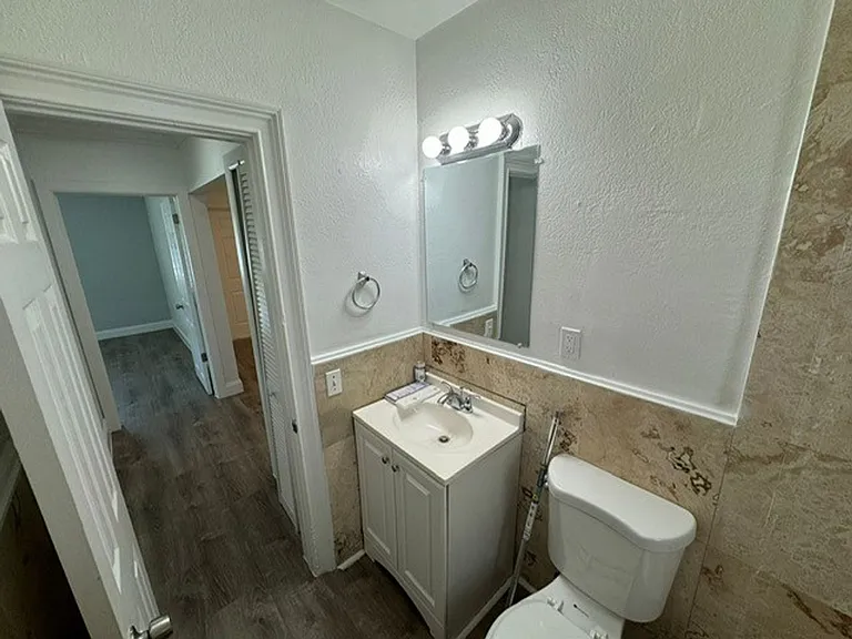 1737 Liberty St — Photo 20