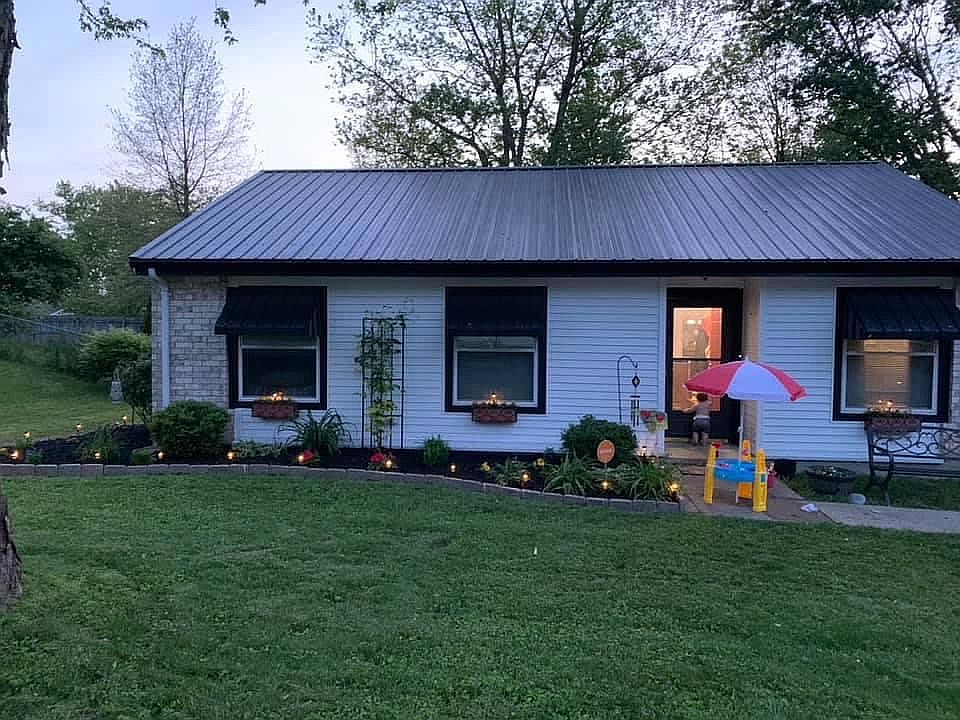 1st image of 2317 Redbud Ln