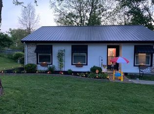 2317 Redbud Ln, Paris, KY 40361