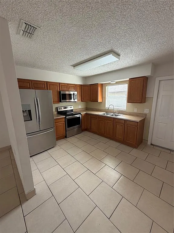 2 bed, 1.0 bath, 910 sqft, $1,500 — Photo 4