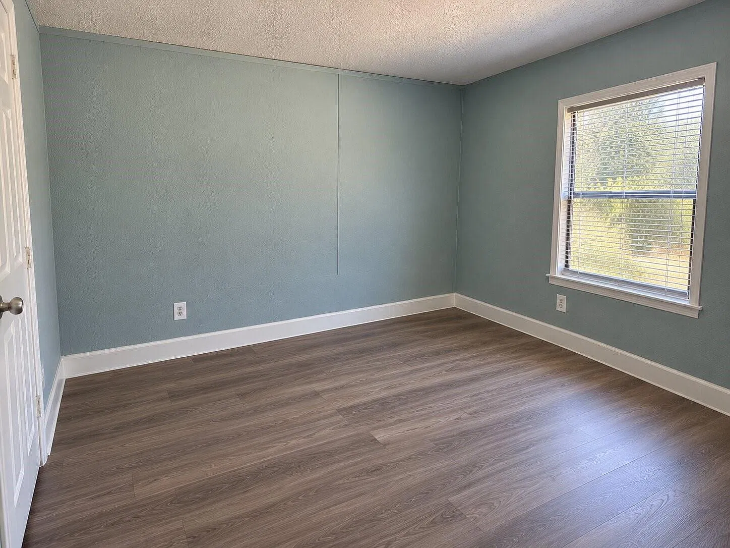 3 bed, 2.0 bath, 1155 sqft, $1,500 — Photo 3