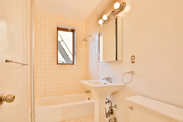 Rented by Platinum Properties | media 9