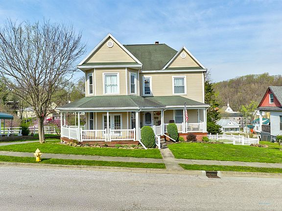 2nd image of 577 S Summit St