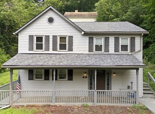 917 Harkness Ln, Sewickley, PA 15143