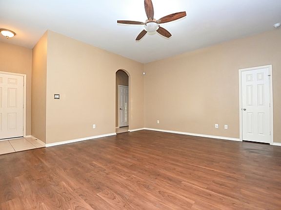 3rd image of 2123 Castle Gardens Ln