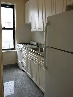 Rented by NYLA Realty | media 2