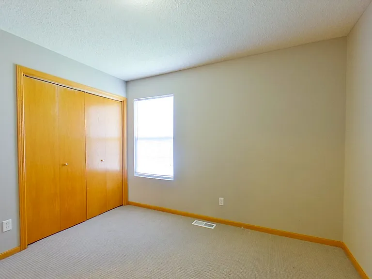 438 Butterfield Rd — Photo 9