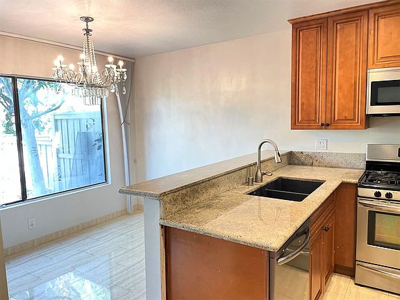 5th image of 8120 Caminito Gianna