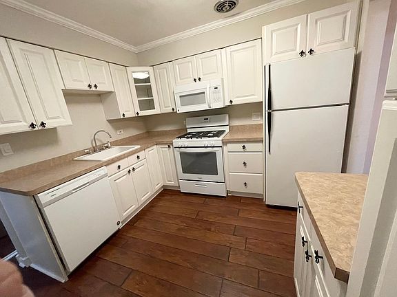 2nd image of 1430 N Evergreen Ave APT 1C