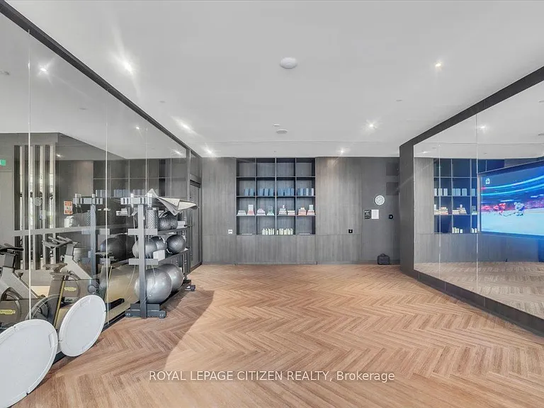 11 Yorkville Ave #6007 — Photo 37