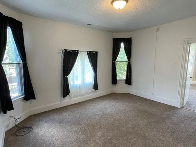 1199 Burr Street — Photo 4
