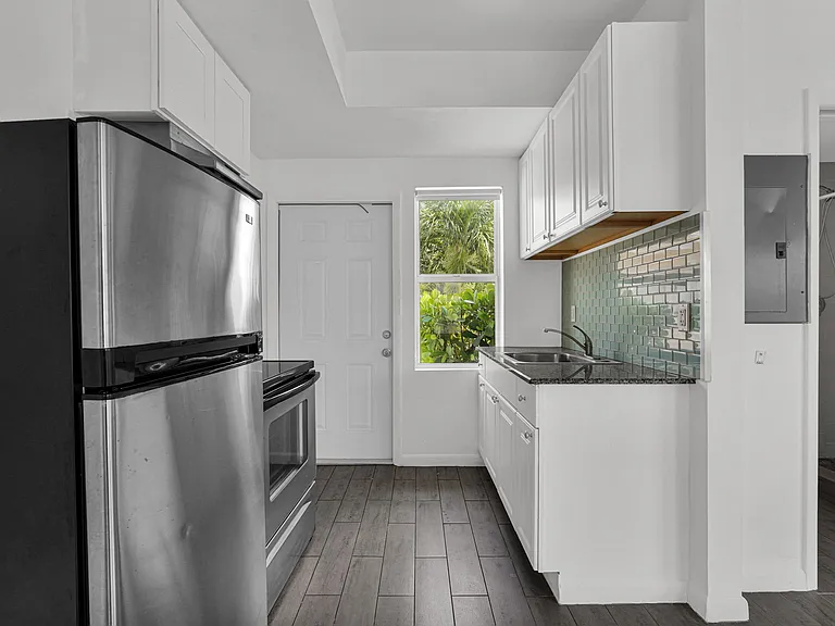 529 NW 88th St #3 — Photo 9