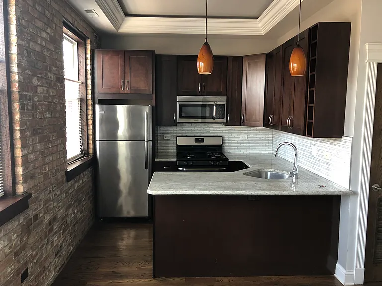 2064 N Western Ave #2 — Photo 1