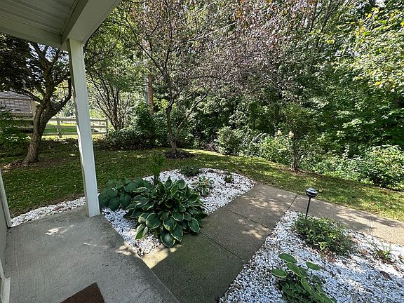 2nd image of 10 Wildwood Ests