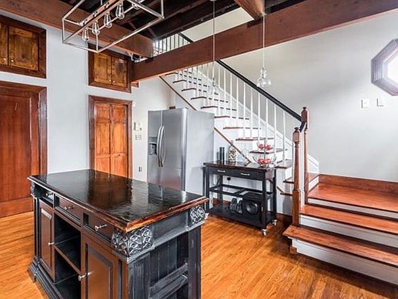 2nd image of 501 N 31st St