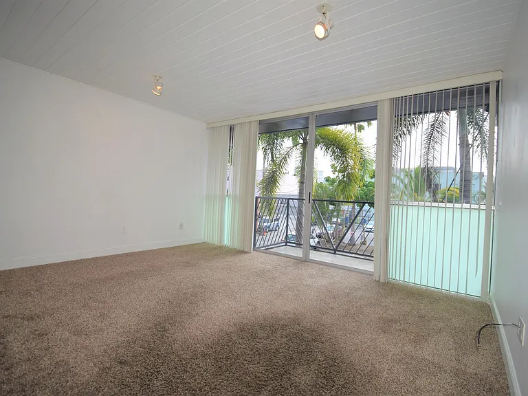 1520 Jackson St — Photo 4