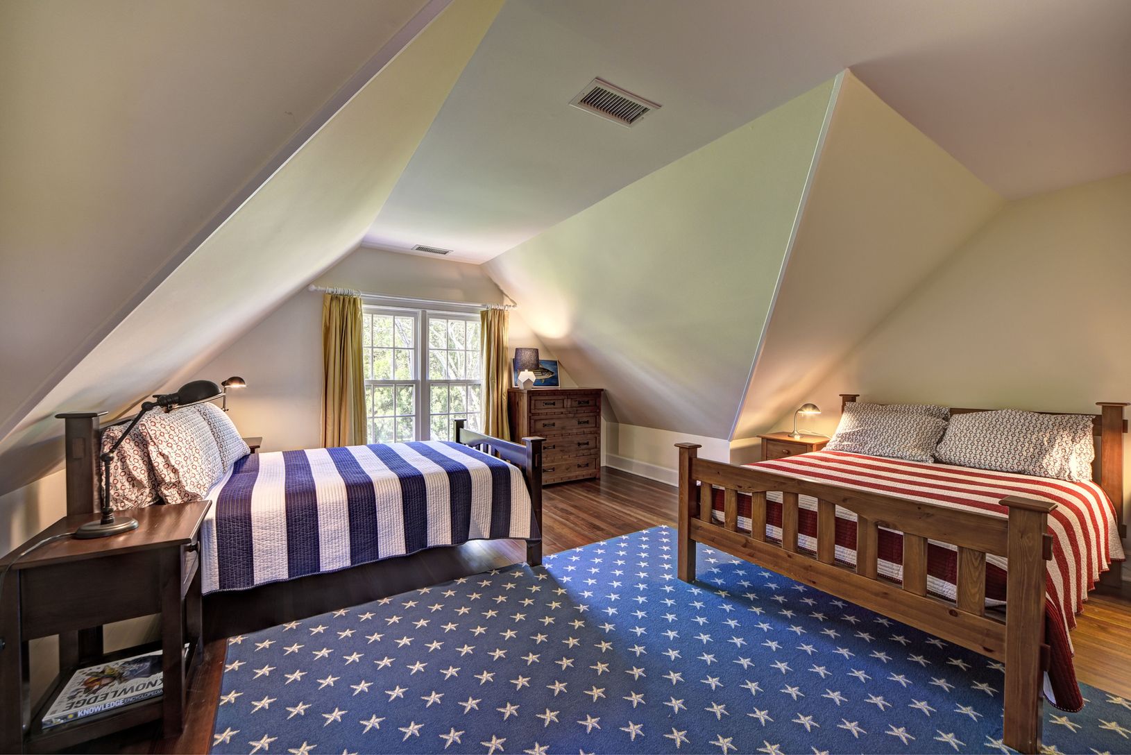  5 Bedrooms Total