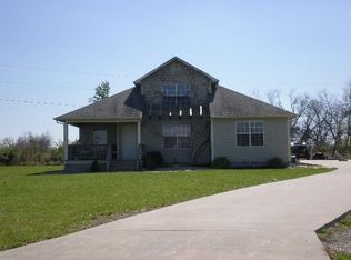 1200 Bobwhite Ln, Carl Junction, MO 64834