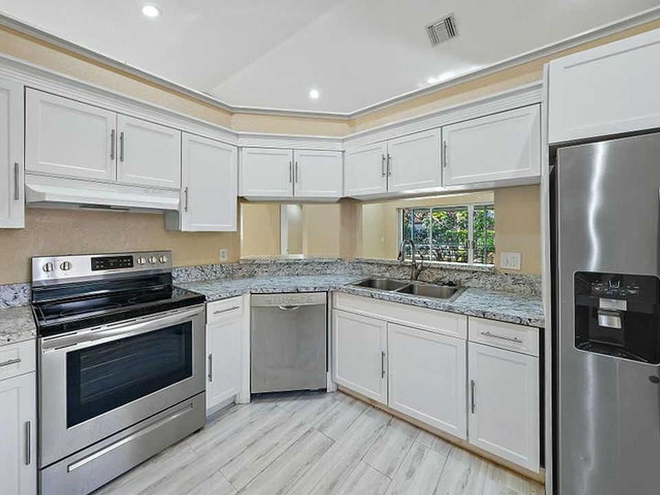 1st image of 13 Via De Casas Sur APT 202