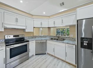13 Via De Casas Sur APT 202, Boynton Beach, FL 33426