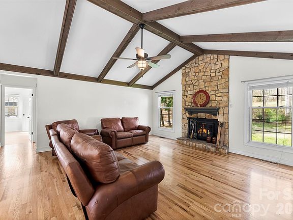 4th image of 1211 Armstrong Ford Rd