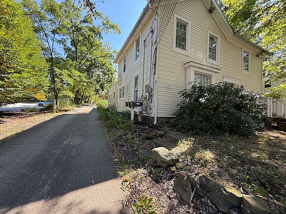 2nd image of 297 High St #301
