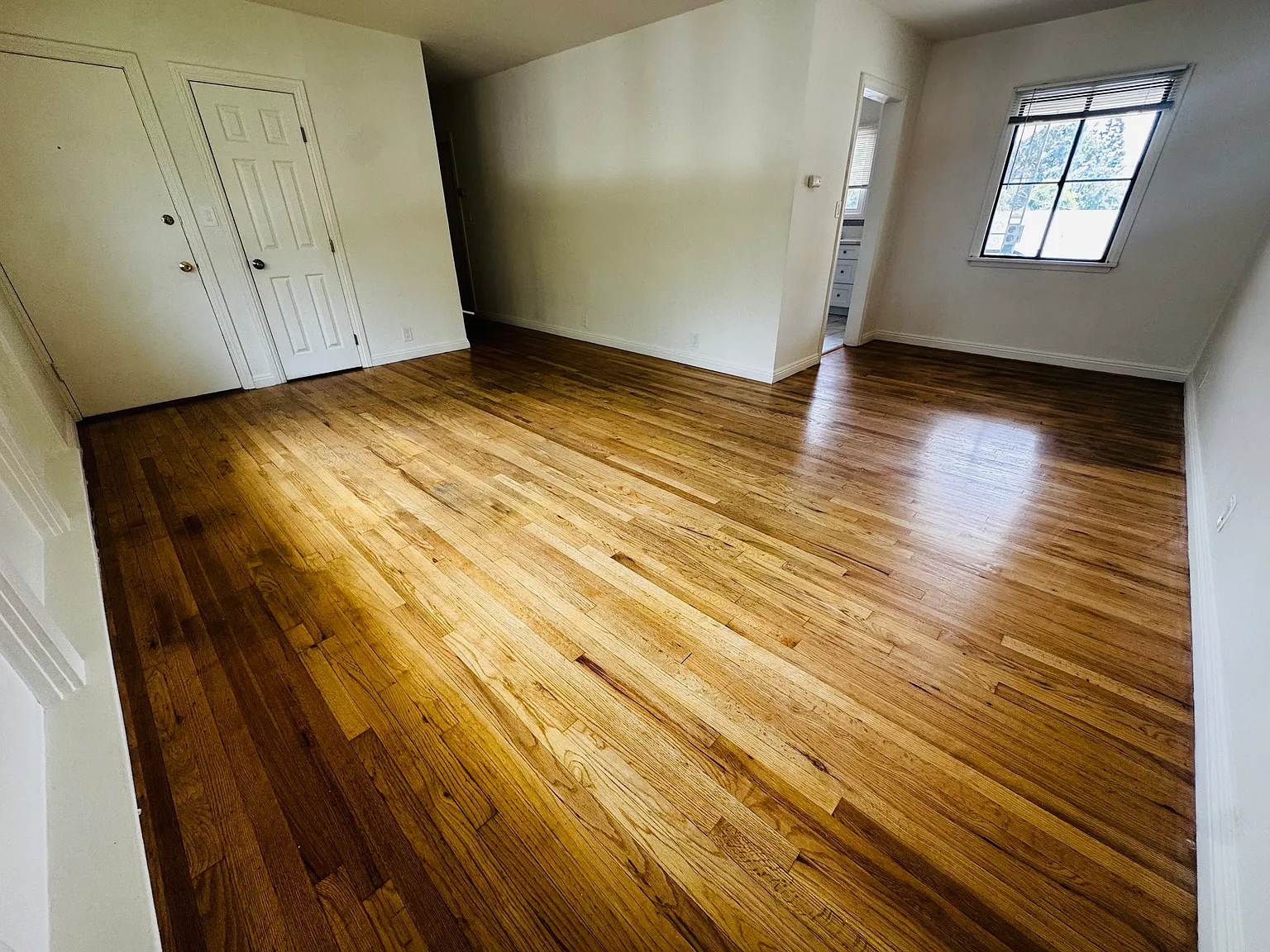 2 bed, 900 sqft, $2,250 — Photo 4