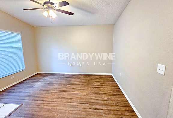 5th image of 3112 E Osborne Ave