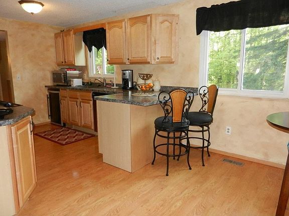 Eat in kitchen