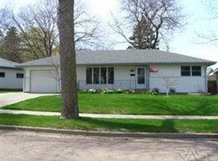 2313 S Van Eps Ave, Sioux Falls, SD 57105