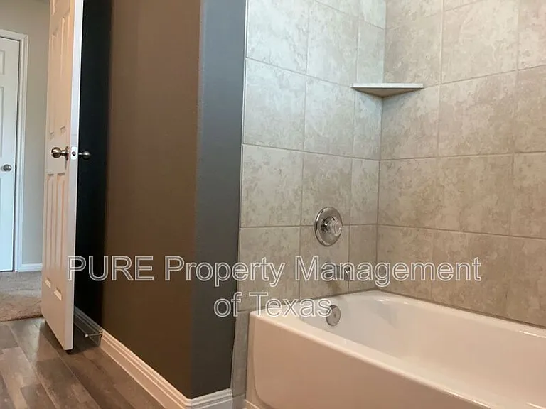 140 Earl Keen St — Photo 22