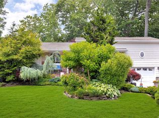 138 Longfellow Ave, North Babylon, NY 11703