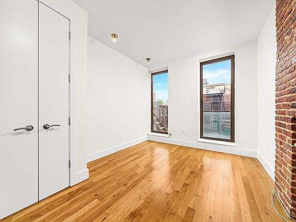 3rd image of 193 Bedford Ave APT 4B